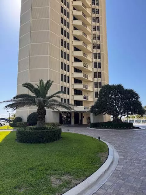 Singer Island, FL 33404,2800 N Ocean DR A21a