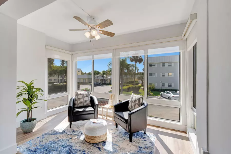 17 Colonial Club 204 DR 204, Boynton Beach, FL 33435