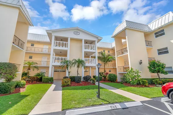 Boynton Beach, FL 33435,17 Colonial Club 204 DR 204