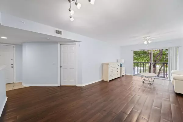 West Palm Beach, FL 33417,4179 N Haverhill RD 609