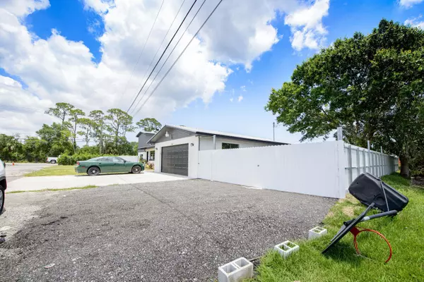 Fort Pierce, FL 34981,5234 Edwards RD