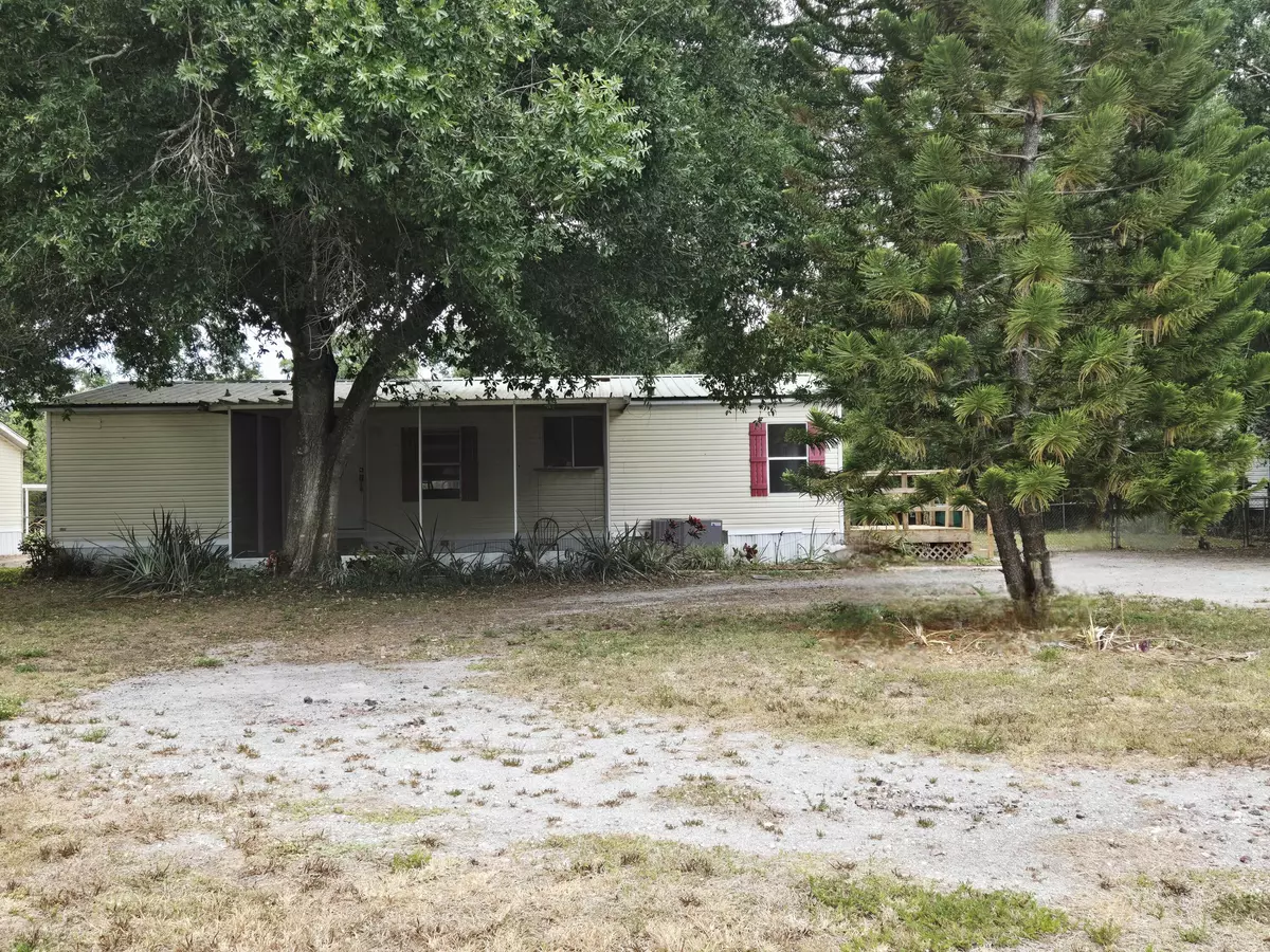 Okeechobee, FL 34974,5639 NE 4th LN