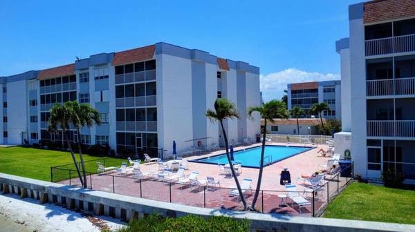 1516 S Lakeside DR 118, Lake Worth Beach, FL 33460