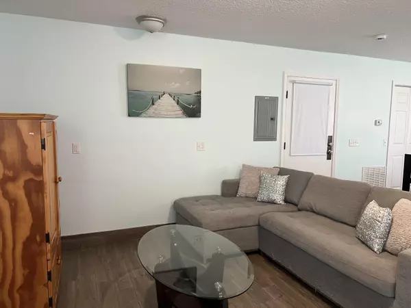 Fort Pierce, FL 34982,5706 Palmetto DR