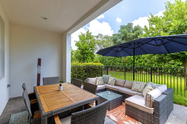 Westlake, FL 33470,16330 Oakview DR