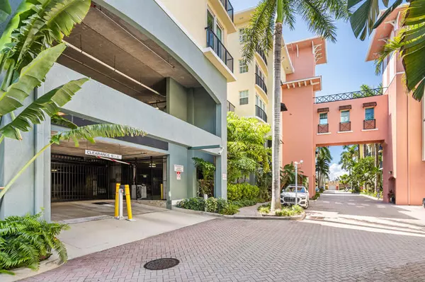 Delray Beach, FL 33444,225 NE 1st ST 303