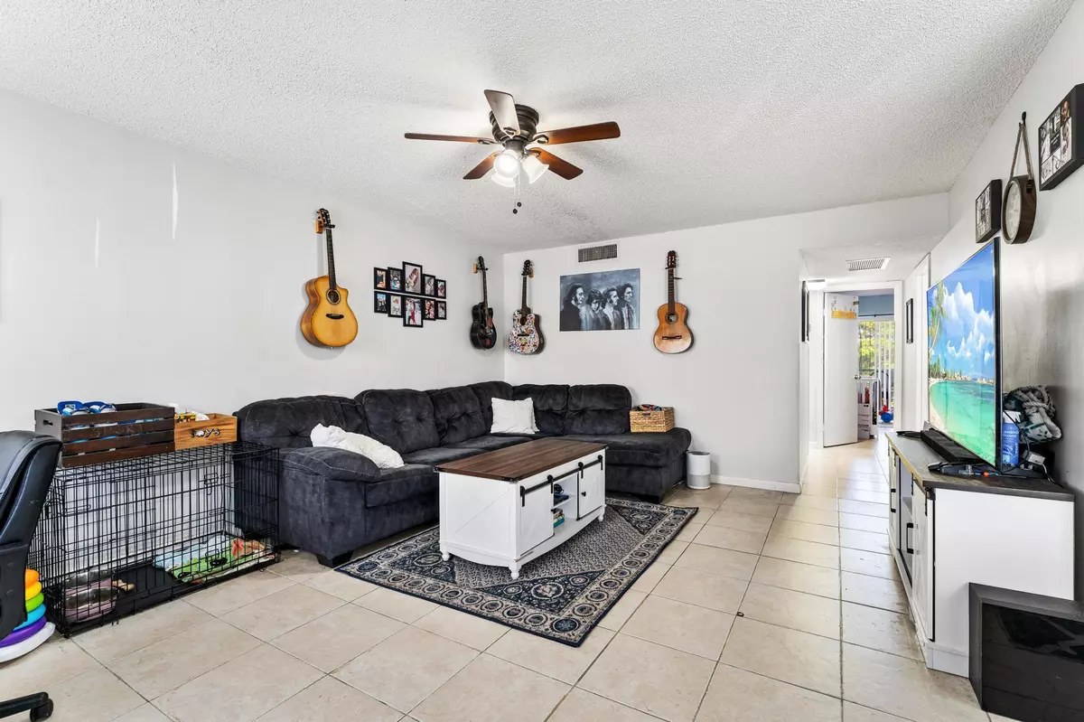 Palm Springs, FL 33461,2000 Springdale BLVD 303