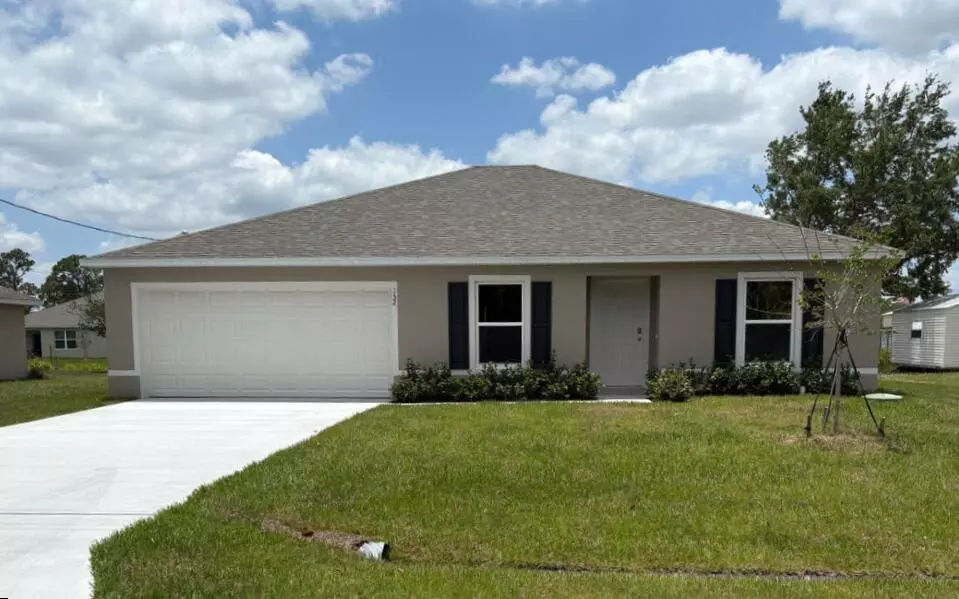 152 SW Crescent AVE, Port Saint Lucie, FL 34984