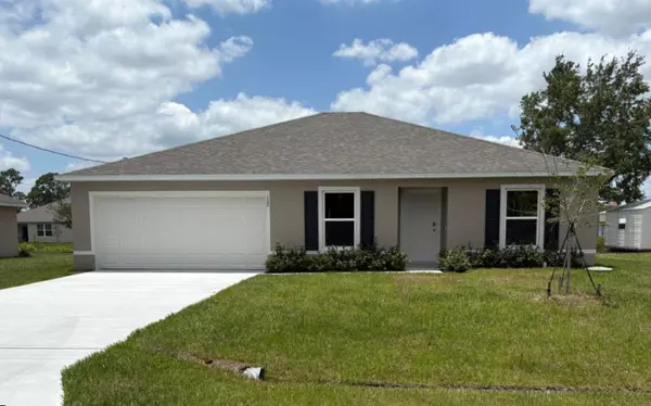 152 SW Crescent AVE, Port Saint Lucie, FL 34984