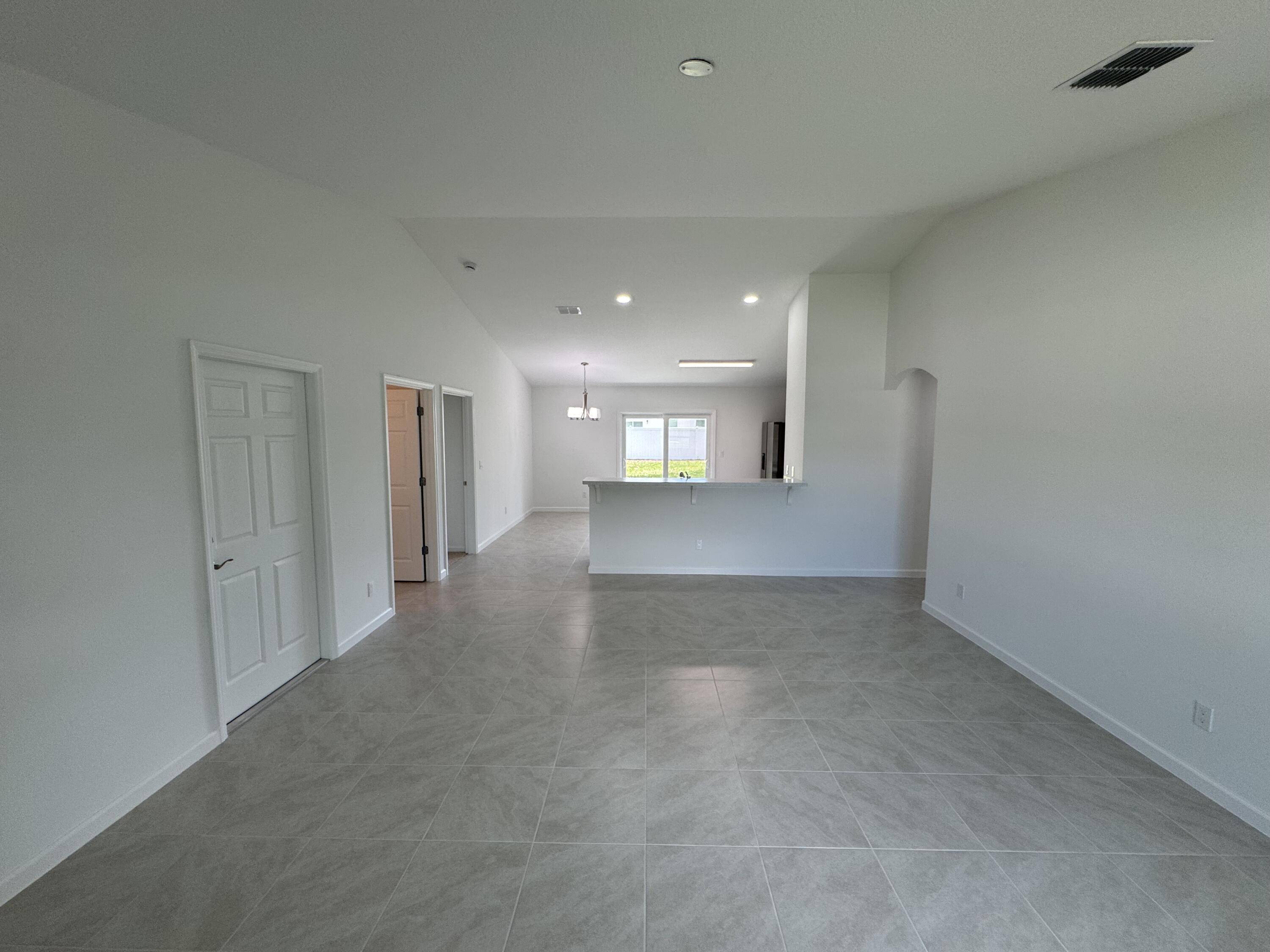 Port Saint Lucie, FL 34983,532 SW Buswell AVE