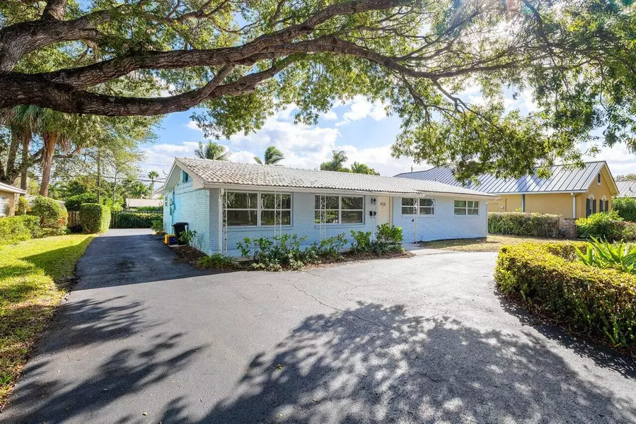 908 Prosperity Farms RD, North Palm Beach, FL 33408