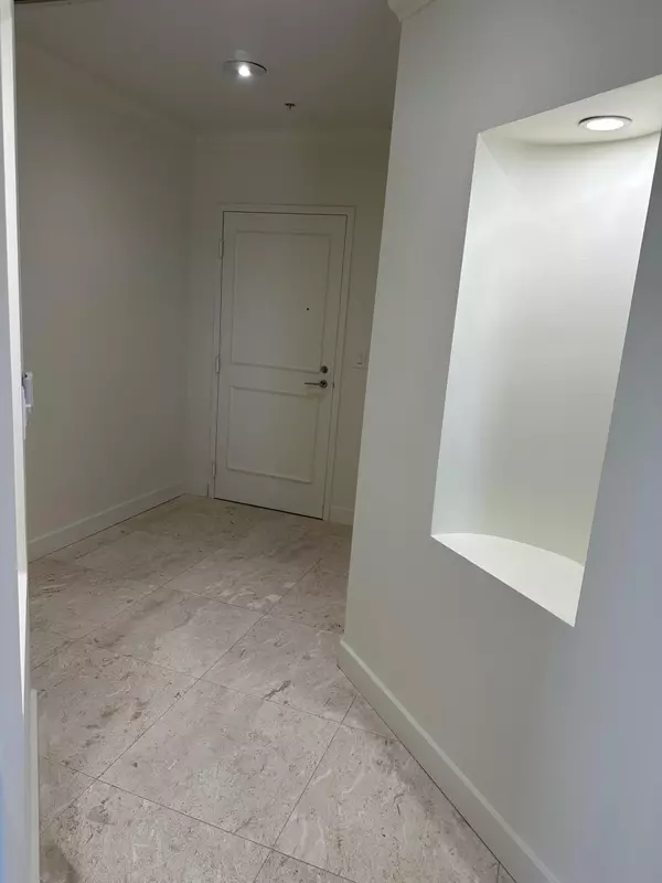 West Palm Beach, FL 33401,1551 N Flagler DR Uph 11
