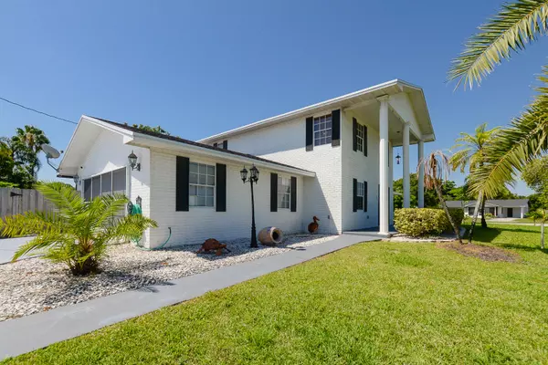 Port Saint Lucie, FL 34983,102 NE Surfside AVE
