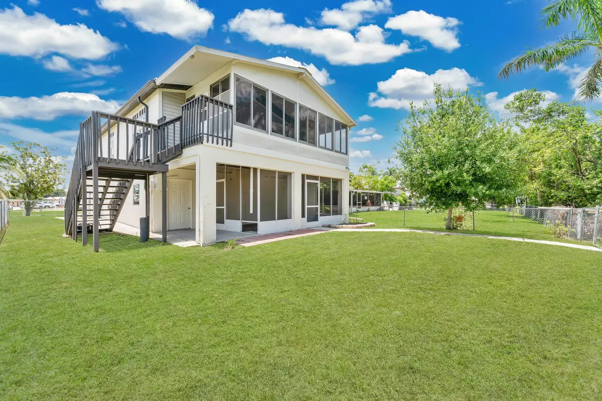 North Fort Myers, FL 33917,1106 Harbor DR