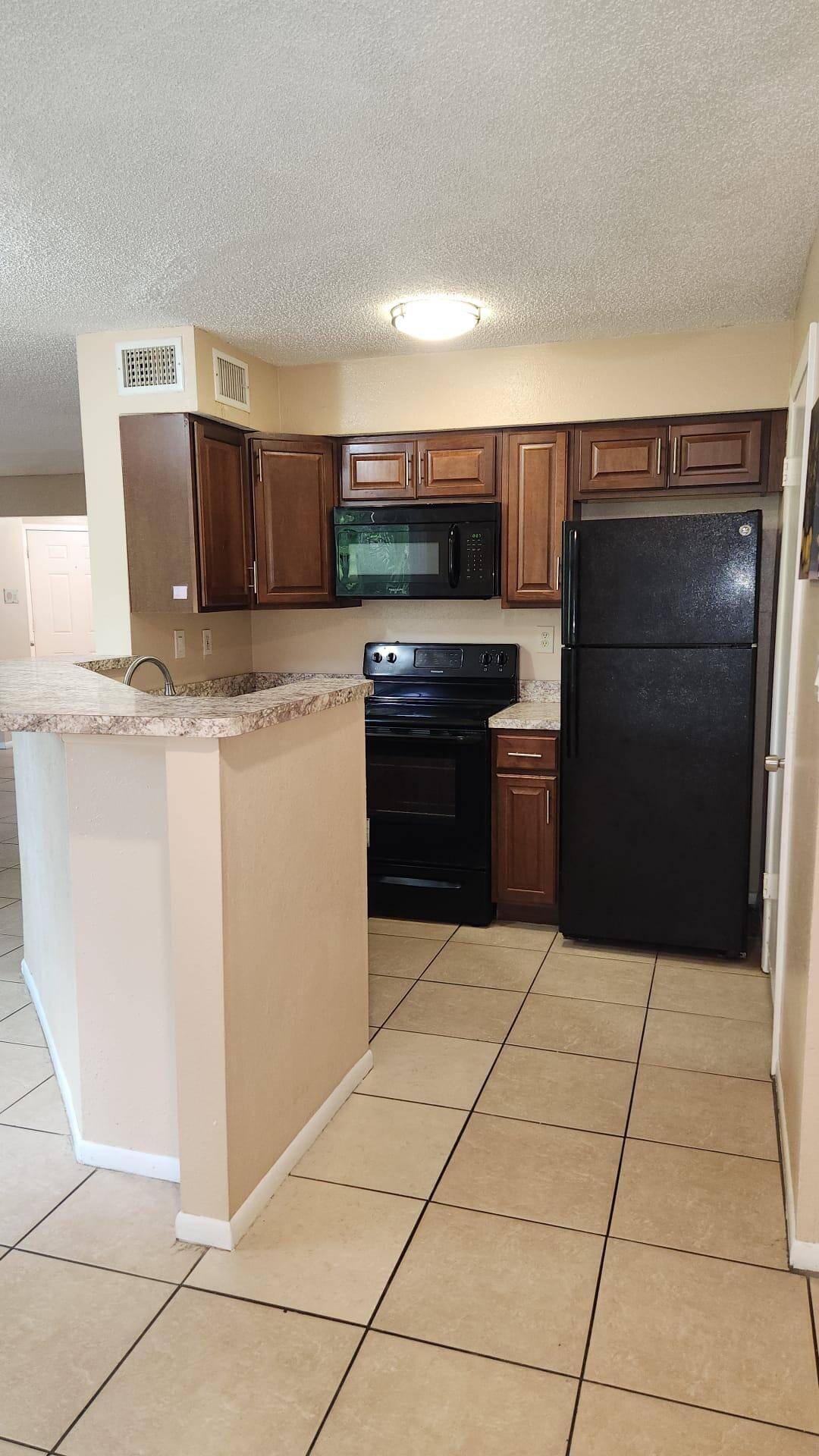 Tampa, FL 33614,8636 Mallard Reserve DR 102