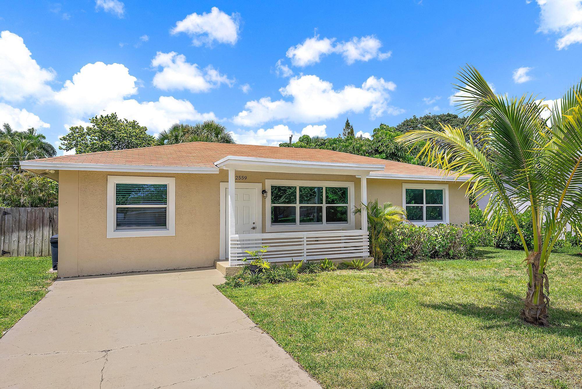 North Palm Beach, FL 33403,2559 Conroy DR