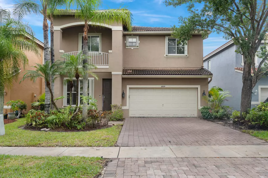 6909 Bruce CT, Lake Worth, FL 33463