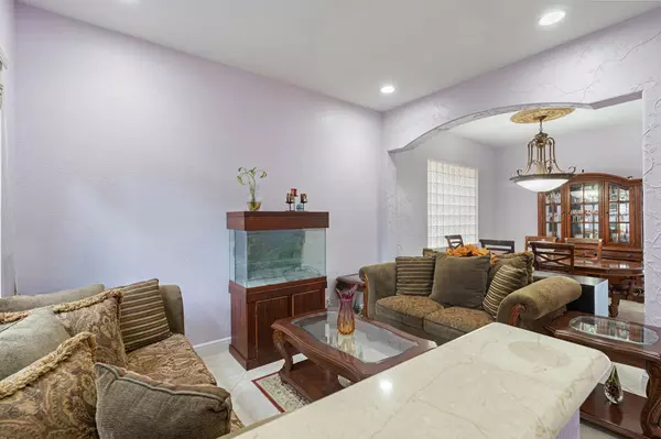 Lake Worth, FL 33463,6909 Bruce CT