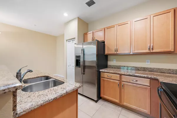 Pompano Beach, FL 33060,259 SW 7th CT