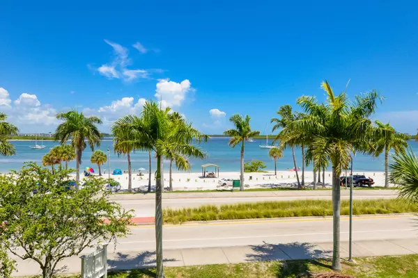 35 W Harbour Isle DR 302, Fort Pierce, FL 34949