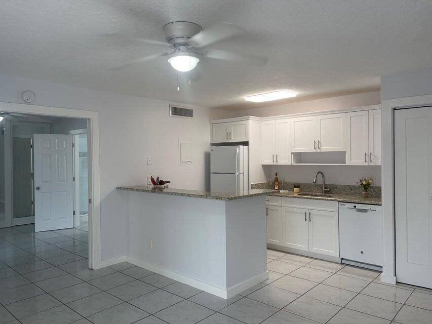 West Palm Beach, FL 33401,639 Executive Center DR O-107