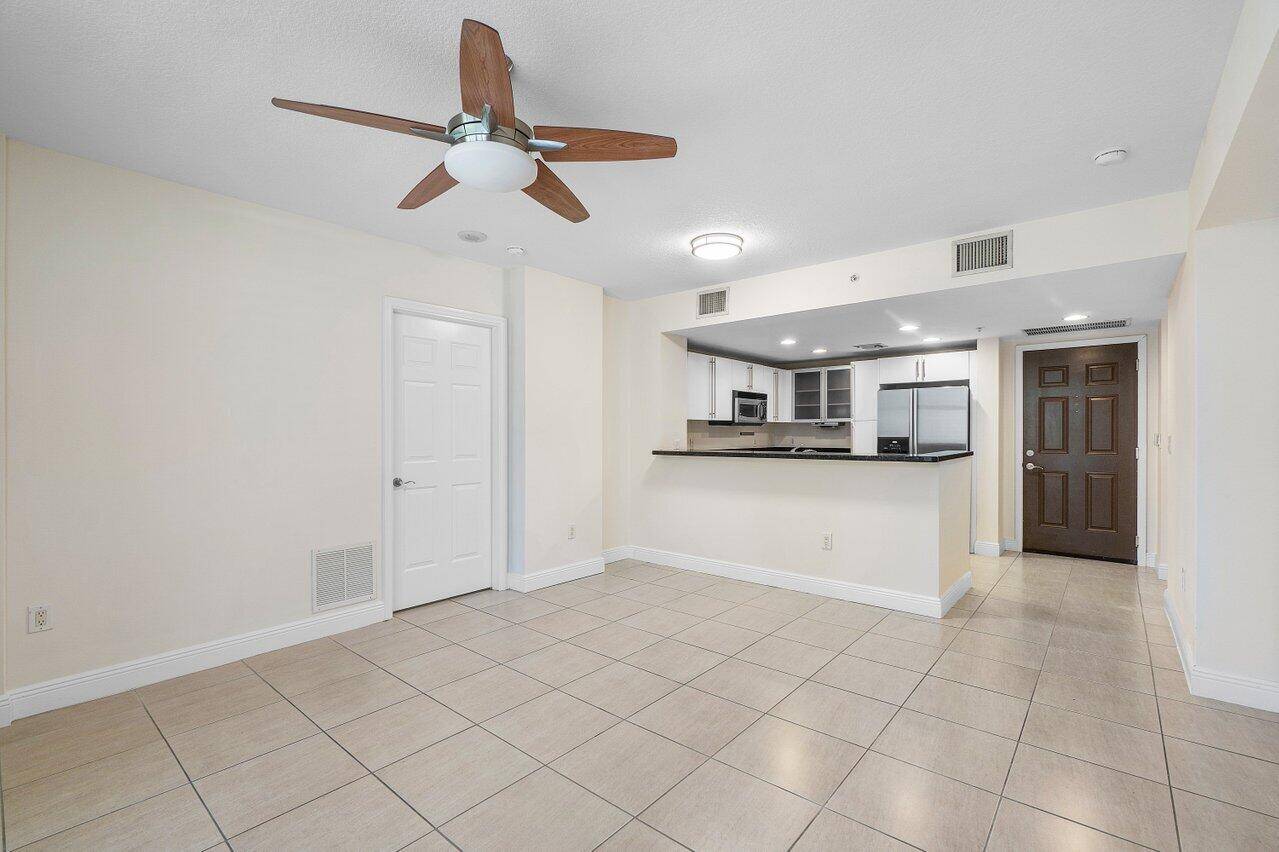 West Palm Beach, FL 33401,610 Clematis ST 236