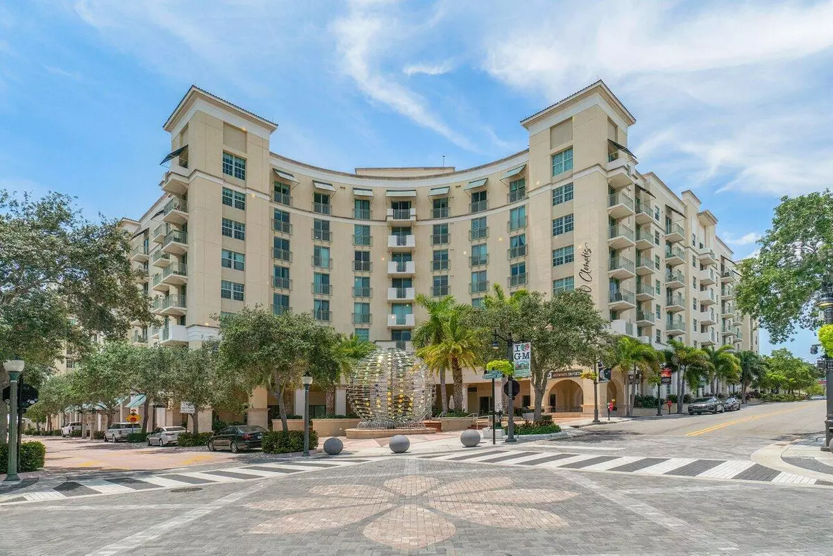 West Palm Beach, FL 33401,610 Clematis ST 236