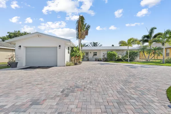726 SE Seahouse DR, Port Saint Lucie, FL 34983
