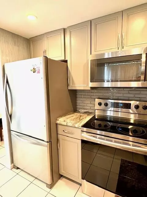 West Palm Beach, FL 33417,104 Kent G