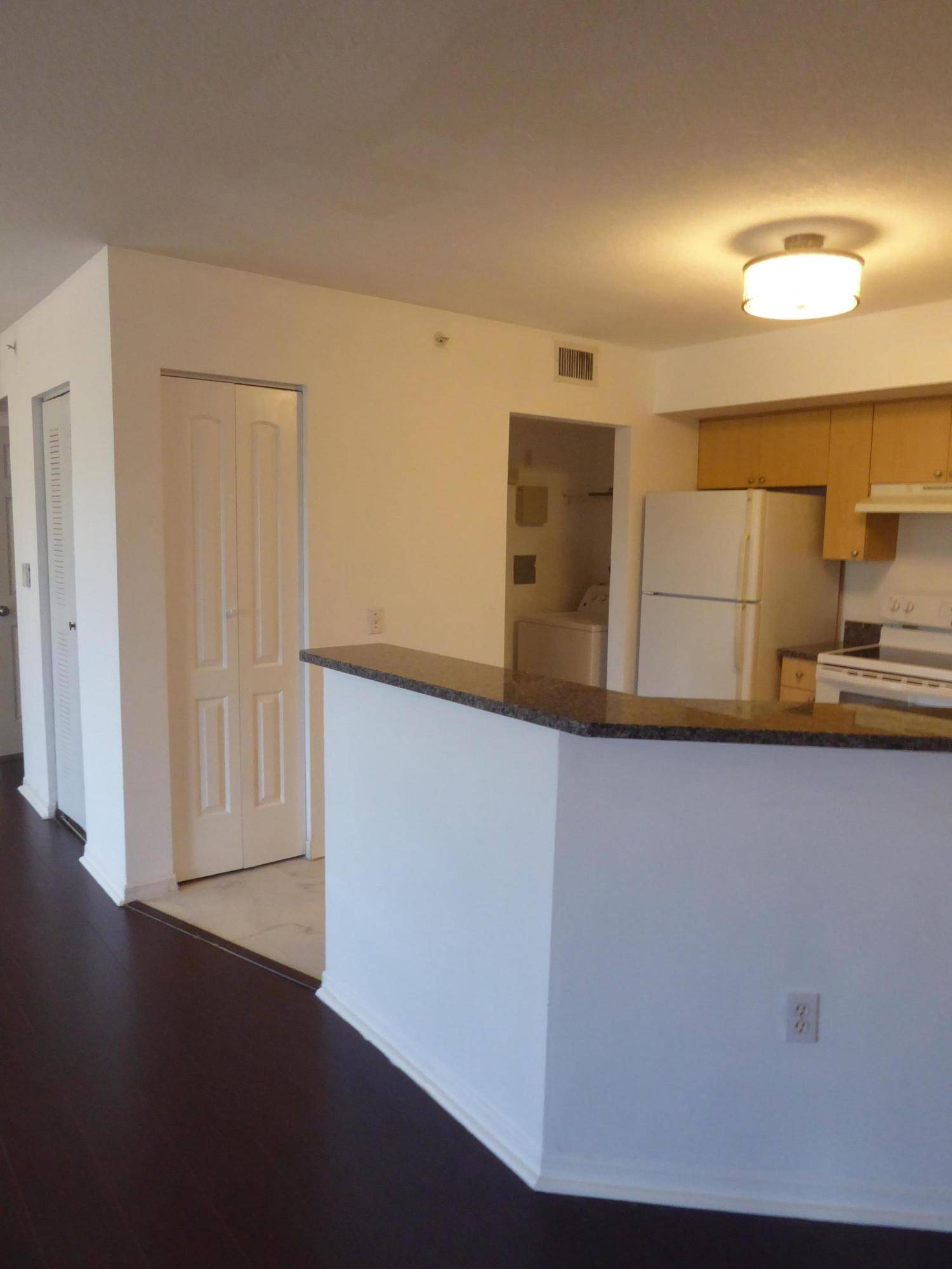 Boynton Beach, FL 33435,409 Villa CIR 409