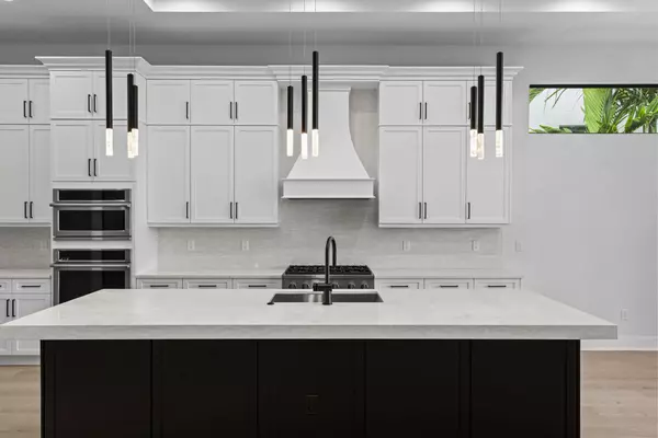 Palm Beach Gardens, FL 33418,13206 Faberge PL