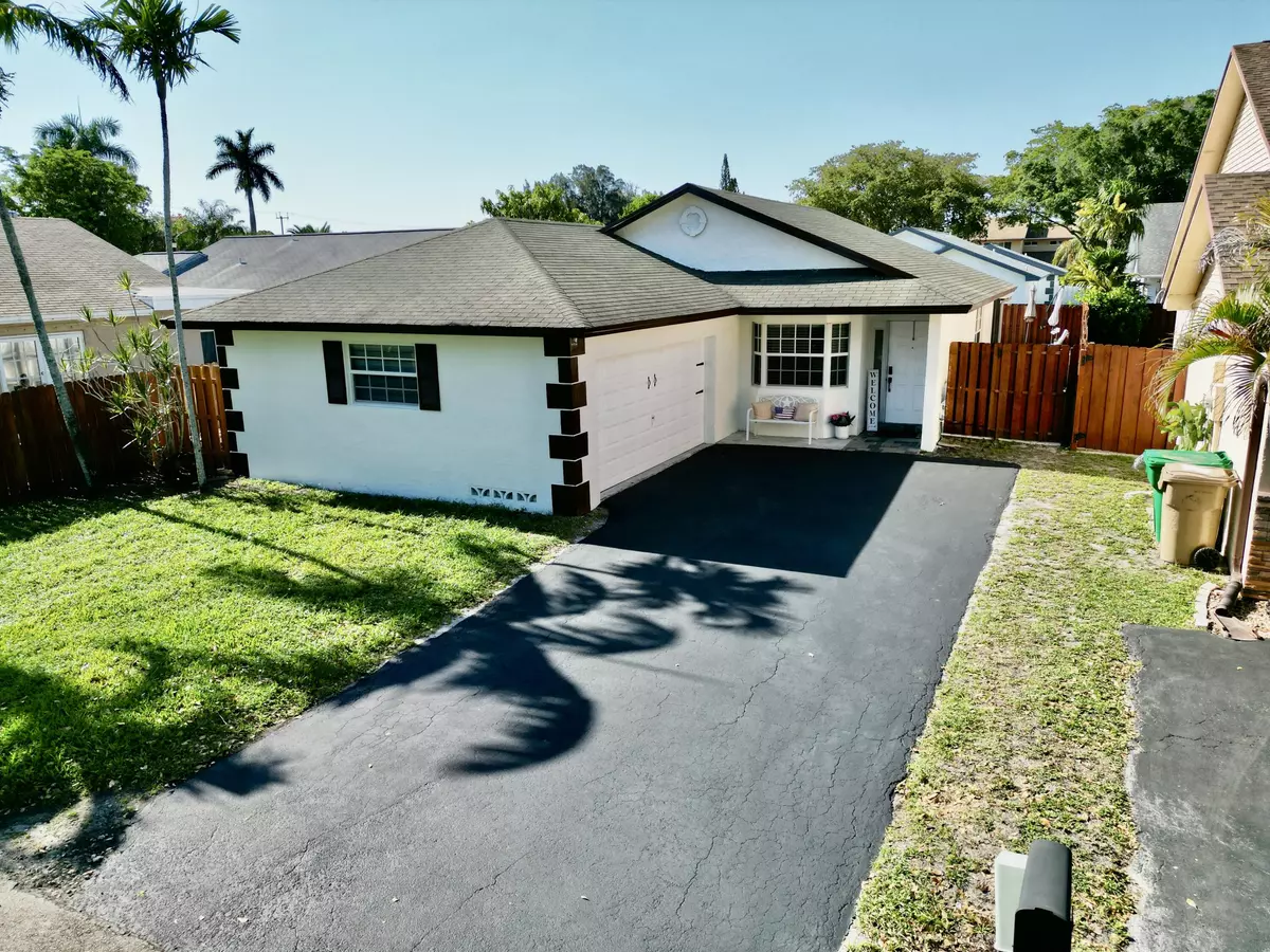 Davie, FL 33328,8421 SW 41st CT