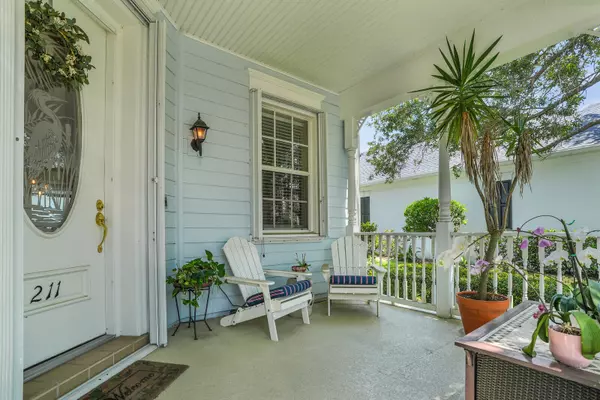 Jupiter, FL 33458,211 Barbados DR