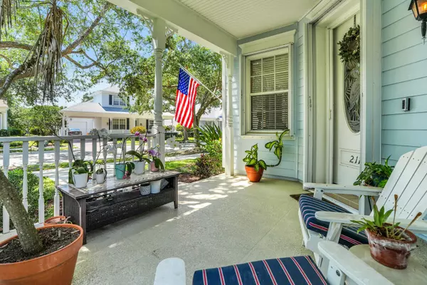 Jupiter, FL 33458,211 Barbados DR