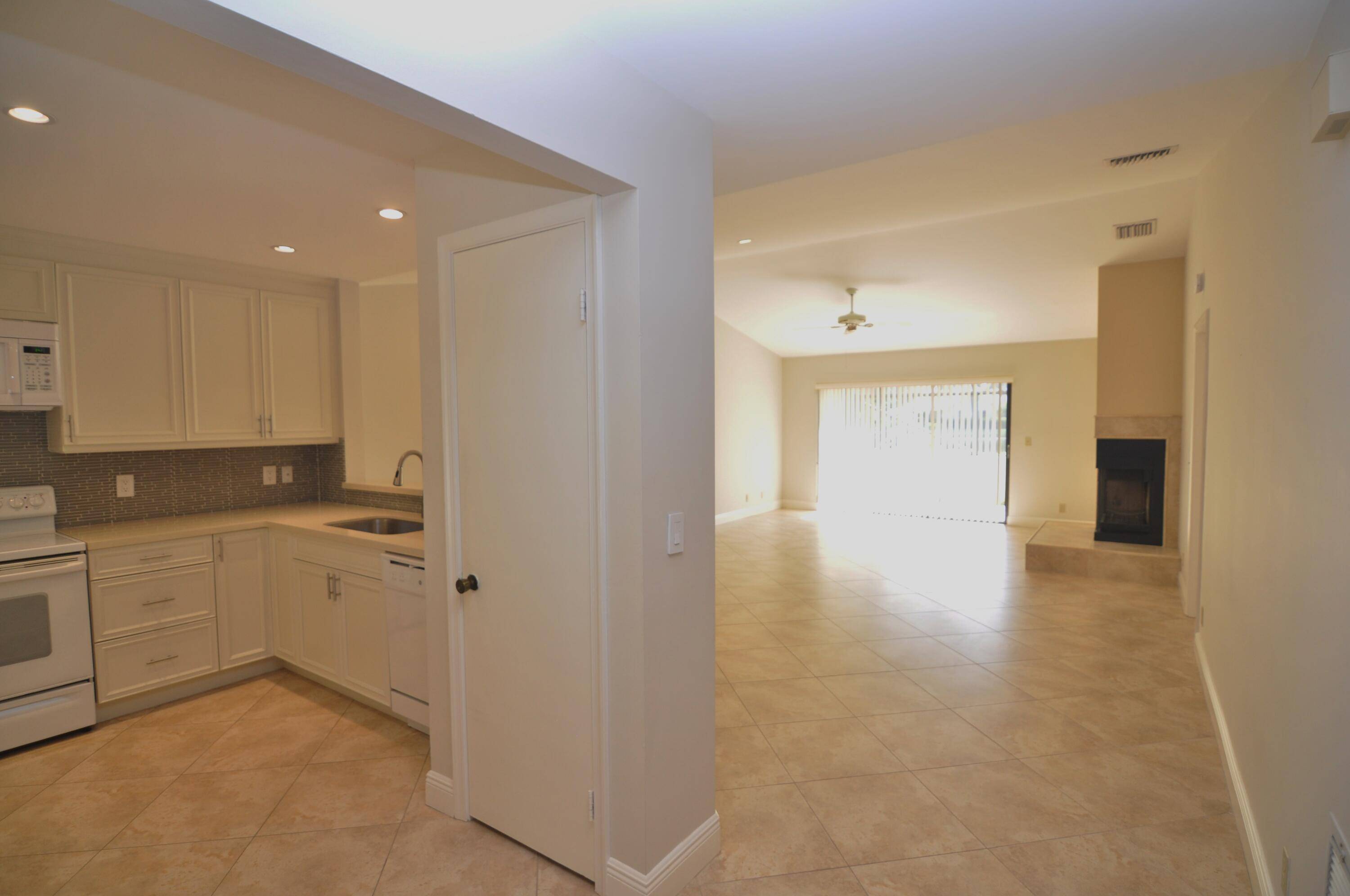 Palm Beach Gardens, FL 33418,9 Edinburgh DR