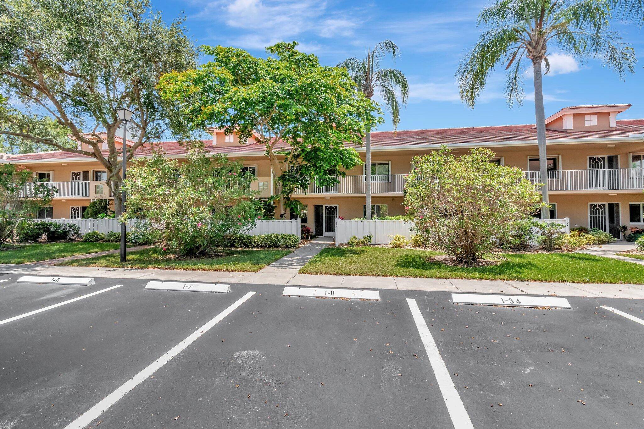 5876 Regal Glen DR 103, Boynton Beach, FL 33437