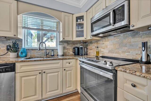 Oakland Park, FL 33334,371 NE 41st ST