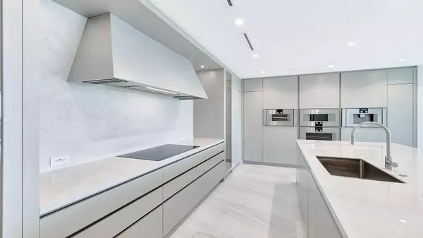 Boca Raton, FL 33432,220 SE Mizner BLVD 822