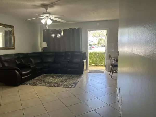 West Palm Beach, FL 33417,105 E Sheffield