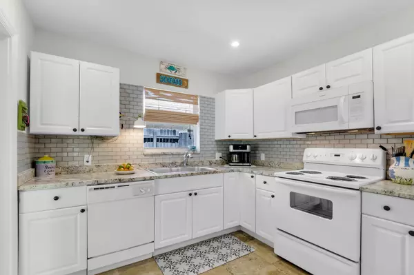 Boca Raton, FL 33487,333 Dover ST