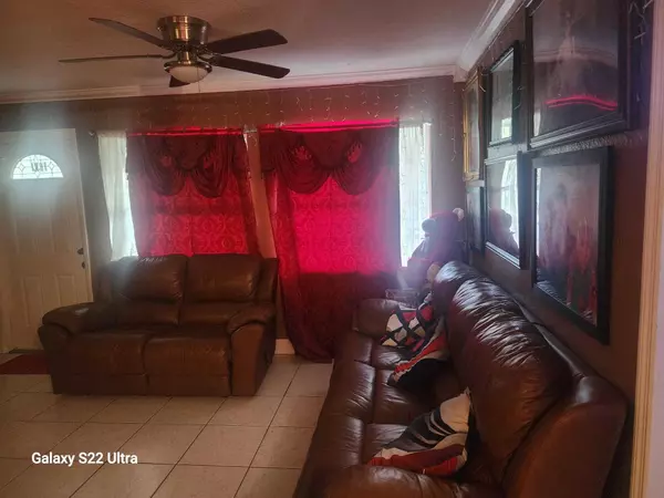 Lantana, FL 33462,1441 W Central ST
