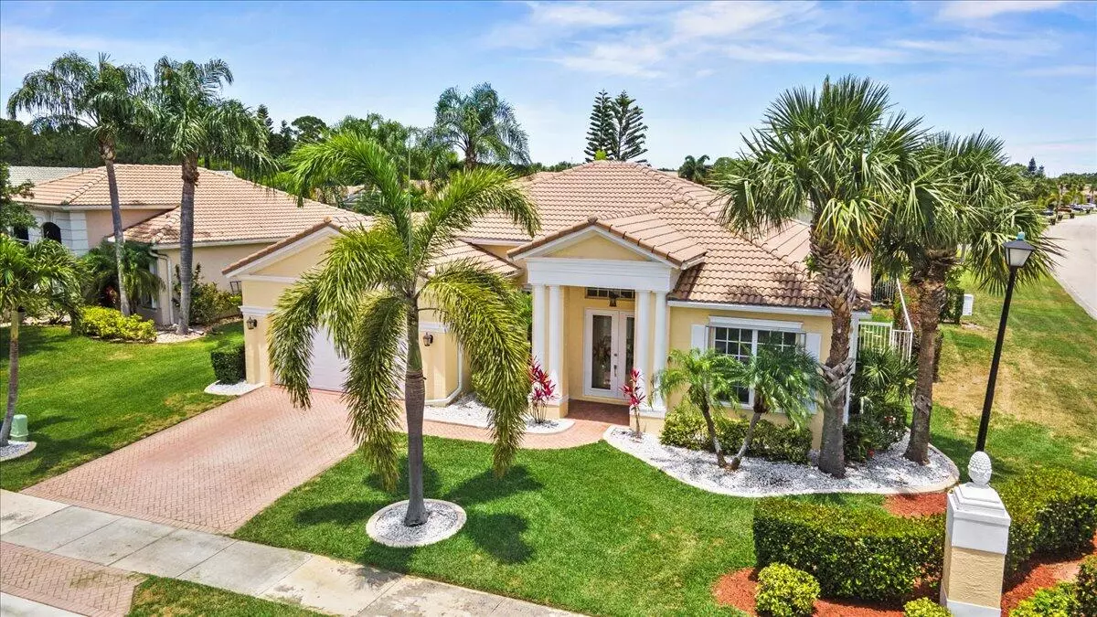 Port Saint Lucie, FL 34986,620 SW Long Key CT