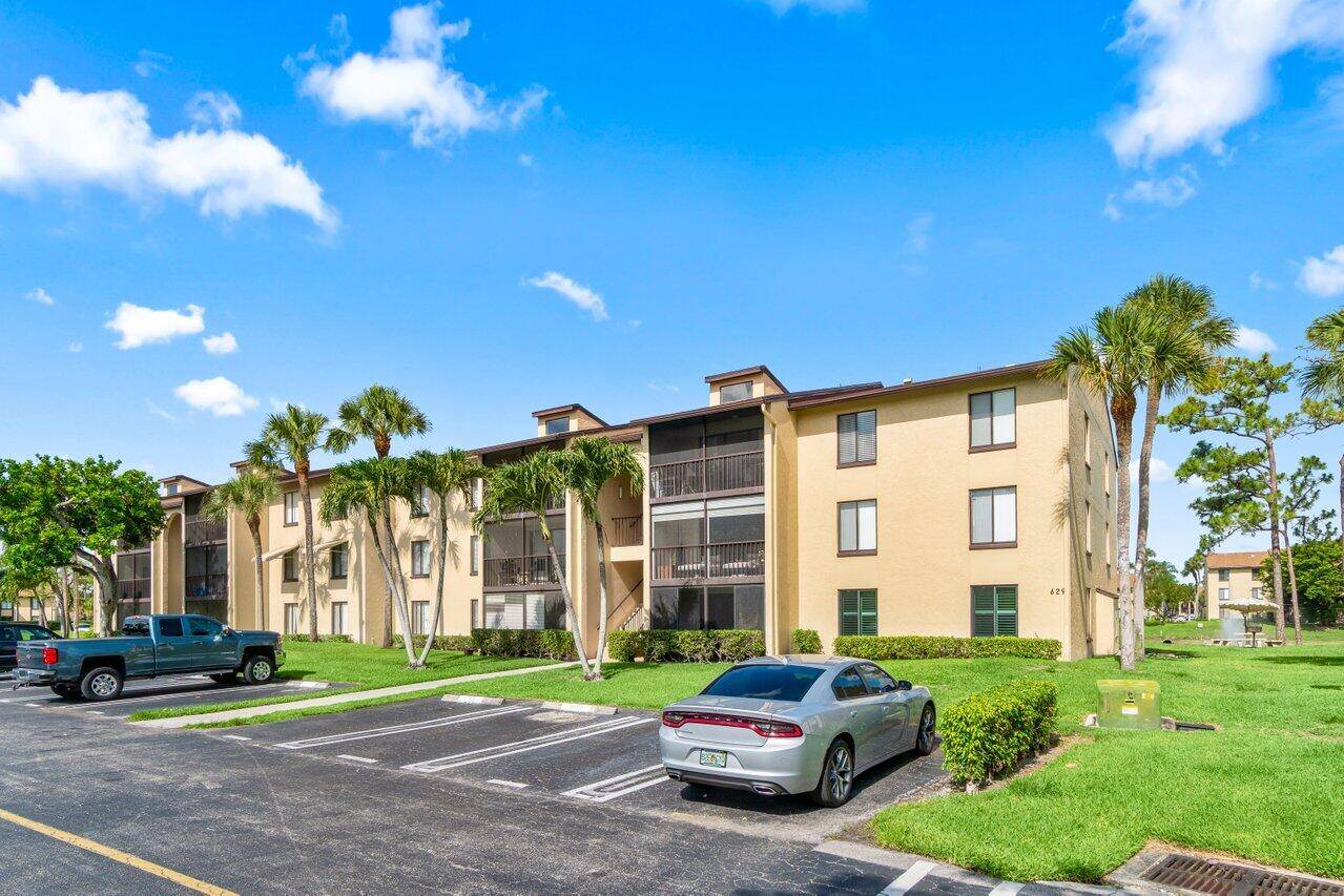 Greenacres, FL 33415,629 Sea Pine WAY D1