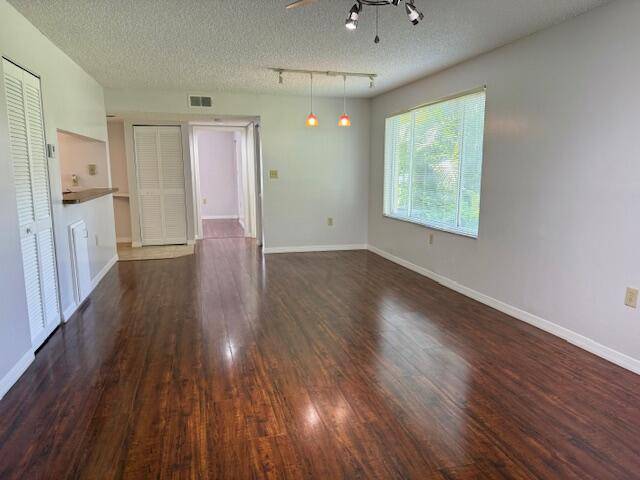 West Palm Beach, FL 33409,1101 Glenmoor DR