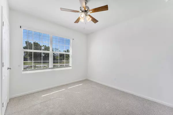 Port Saint Lucie, FL 34984,357 SE Oakridge DR