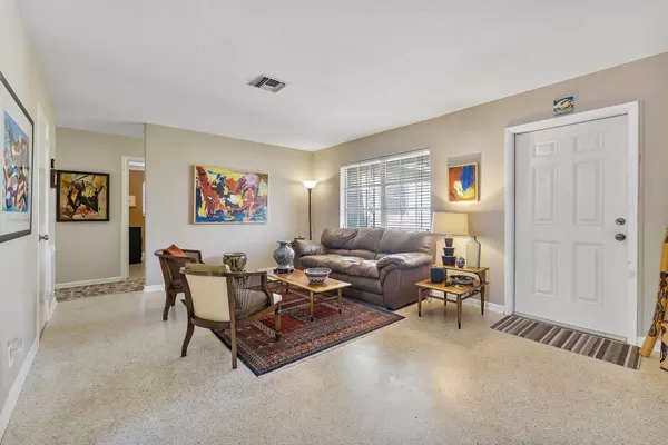 Riviera Beach, FL 33404,410 W 34th ST