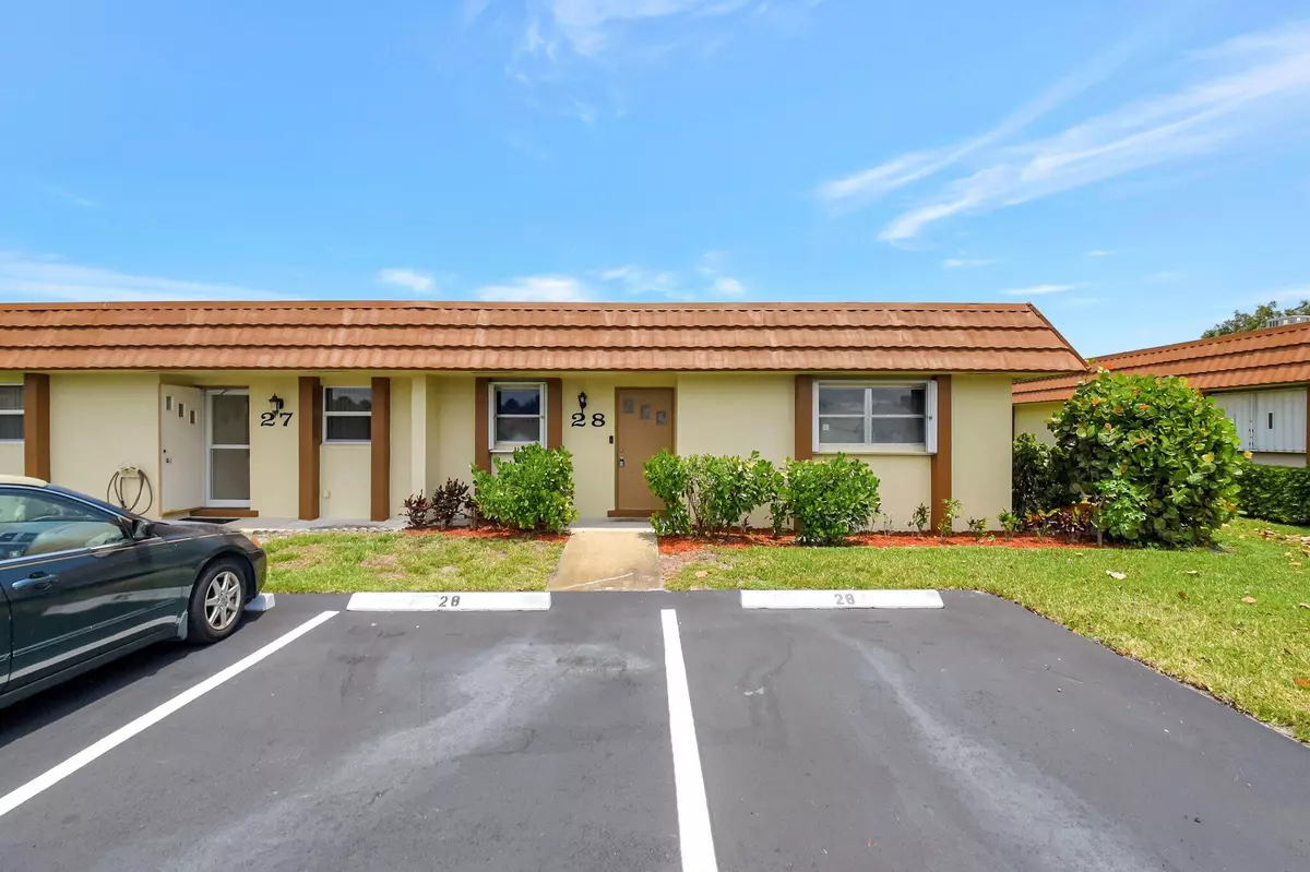 West Palm Beach, FL 33415,5730 E Fernley DR 28