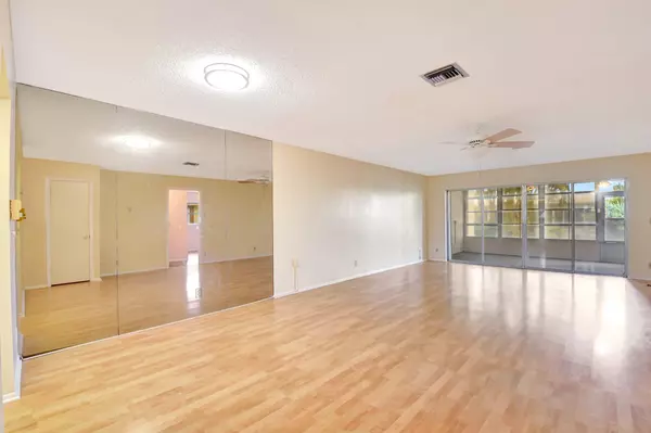 West Palm Beach, FL 33415,5730 E Fernley DR 28