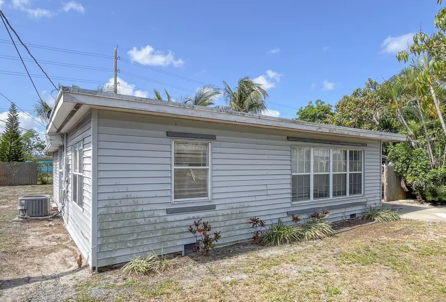 2818 Alabama ST, West Palm Beach, FL 33406