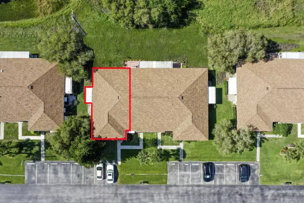 Fort Pierce, FL 34982,1233 S Lakes End DR A